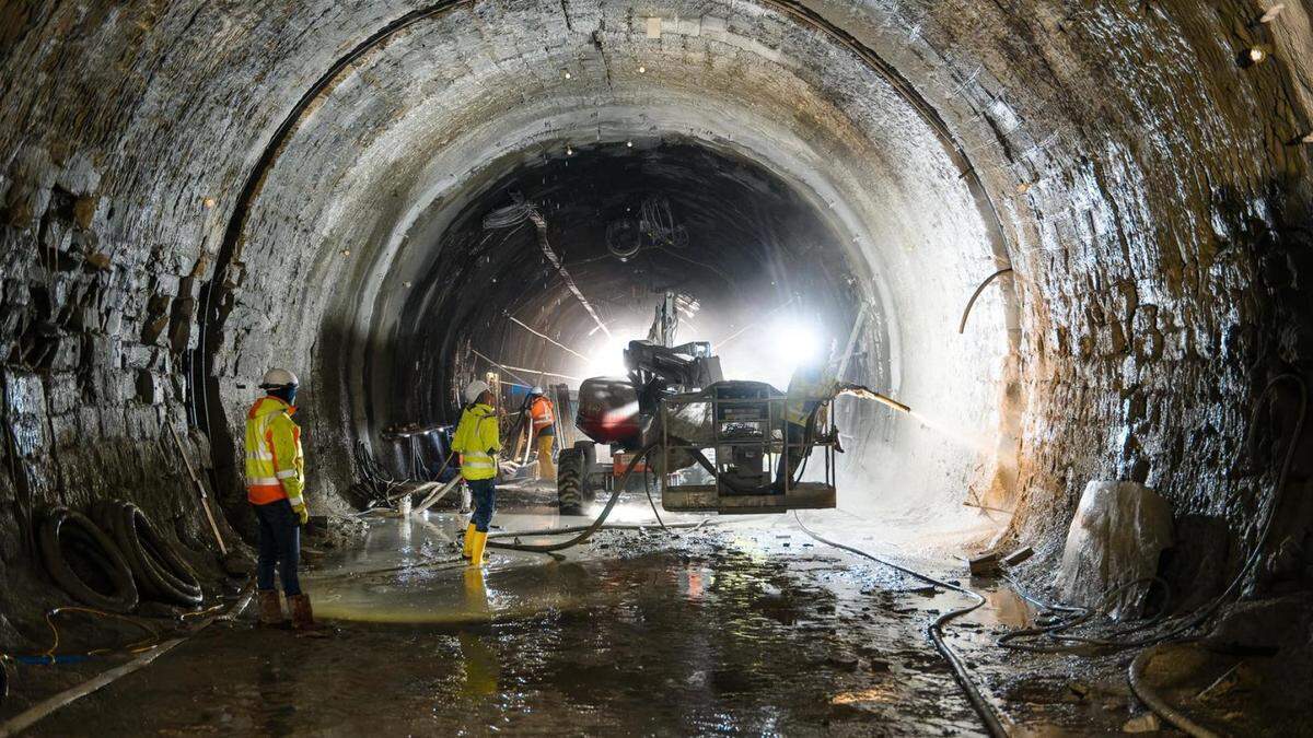 Der 8,3 Kilometer lange Tauerntunnel zwischen Mallnitz und Böckstein wird ab 18. November generalsaniert