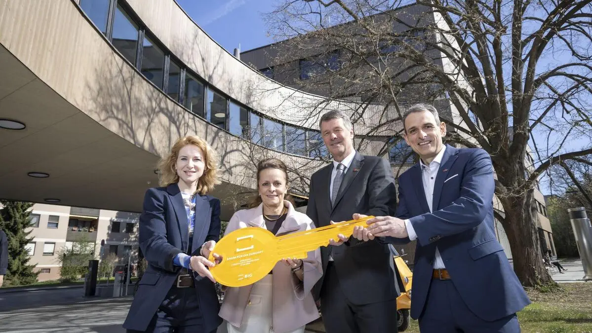Eröffneten den Cybersecurity Campus an der TU Graz: Ministerin Eva-Maria Holzleitner, Christine Dornaus (BIG-Chefin), Rektor Horst Bischof und Institutsleiter Stefan Mangard 