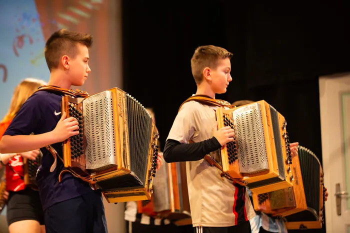 Auch Schülerinnen und Schüler der Volksschule, Mittelschule und Musikschule hatten ihren großen Auftritt.