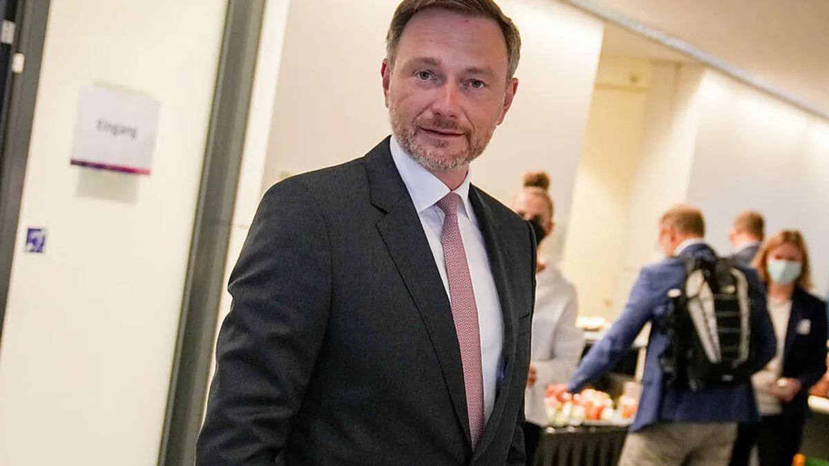 Nach dessen Scheitern vor vier Jahren will Lindner aber als Erstes atmosphärische Störungen ausräumen