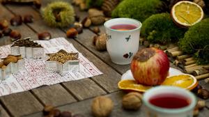 Bratäpfel, Zimtsterne, Baumkuchen, Glühwein und Punsch sorgt bei vielen für Weihnachtsstimmung