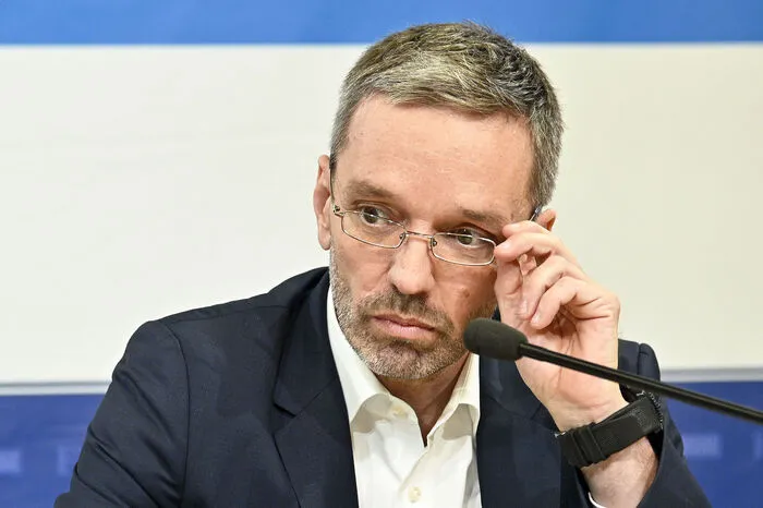 "Ich sehe mich weder als böse noch als Wicht." - Kein Bösewicht, der geschäftsführende FPÖ-Klubobmann Herbert Kickl.