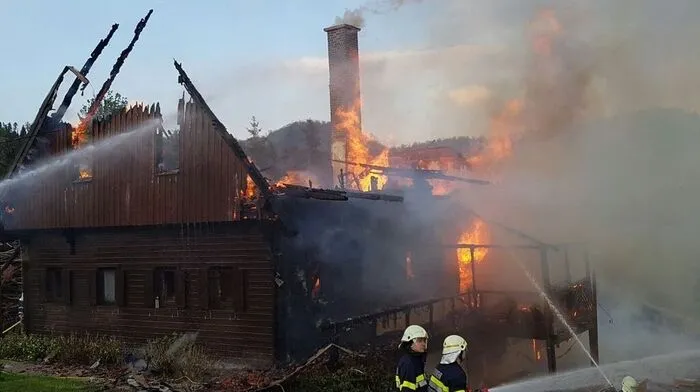 Das Haus brannte komplett nieder