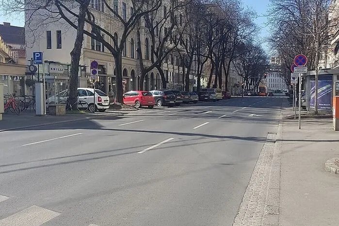 Auch auf den Straßen war es ruhig, hier der Blick auf den Joanneumring.