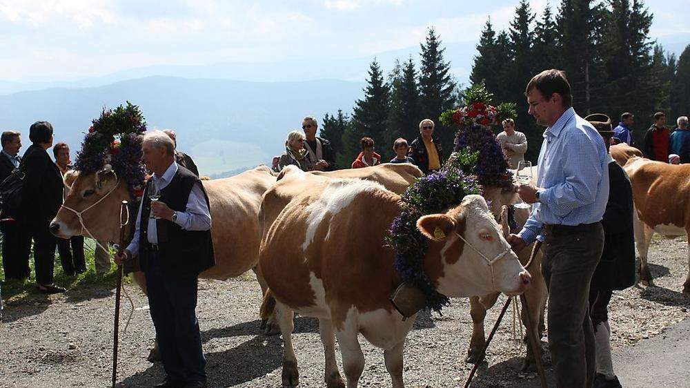 Der traditionelle Almabtrieb in Mönichwald lockt alljährlich zahlreiche Besucher an