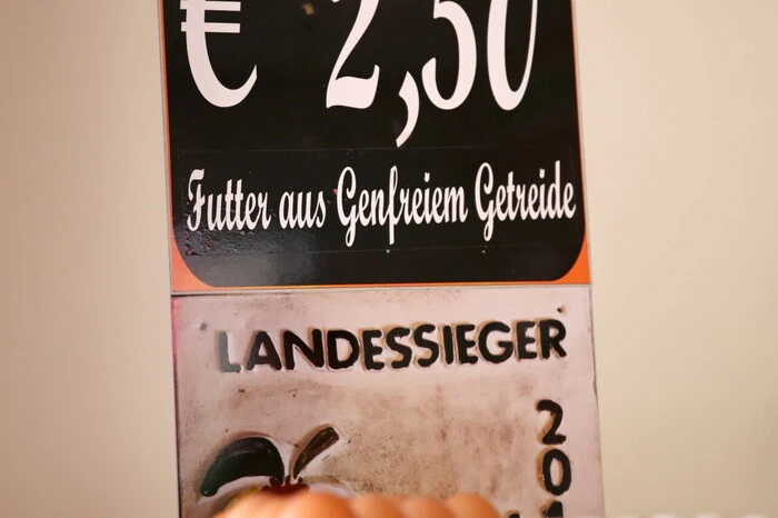Übrigens: Beim Einkaufen unter anderen gesichtet: Mediziner Edgar Karisch, Musikschullehrerin Gundula Jöbstl, der Friesacher „Fernsehpirat“ Josef Schabernig, die Fitnessbetreiber Steffi und Christian Brunner sowie der ehemalige Friesacher Bauhofleiter Leo Schützer.  
