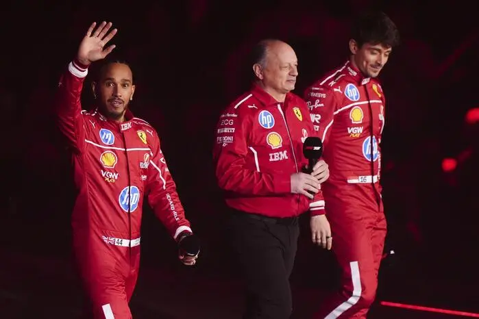 Fahrer: Lewis Hamilton und Charles Leclerc.
Teamchef: Frederic Vasseur