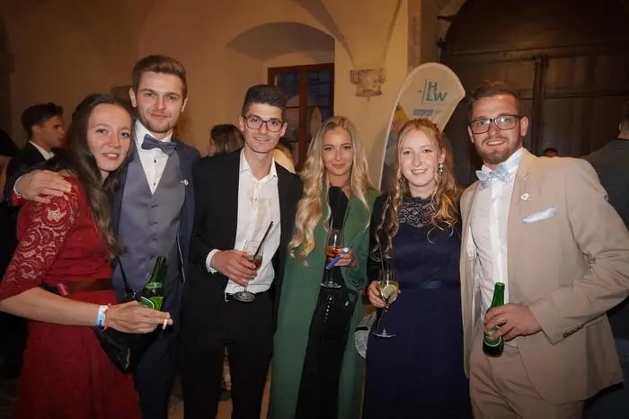 Klicken Sie sich durch die restlichen Fotos des Abends!