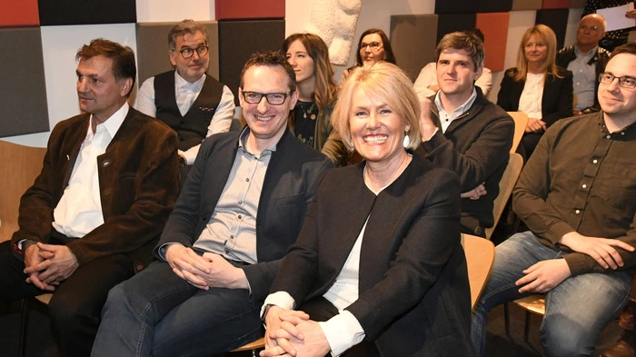 Freude bei Adolf Burgstaller (Familiengut), Bürgermeister Michael Maier und Touristikerin Maria Wilhelm