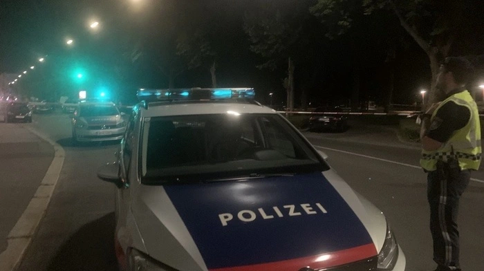 Schon in der Nacht war die Volksgartenstraße abgesperrt...