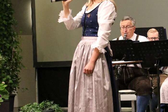 Als Solistin brillierte Selina Rainer (13).