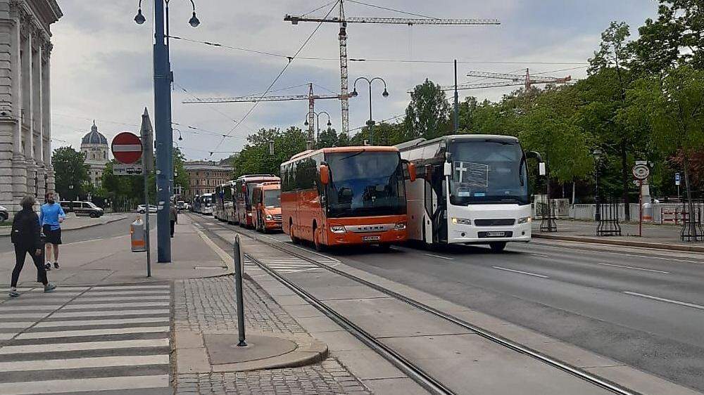 Demonstrationsfahrt der Busunternehmer Ende April in Wien