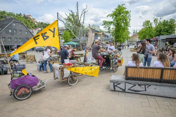 Auch die Freak Bike Youngsters waren in den letzten Wochen als Rave auf Rädern im Viertel unterwegs.
