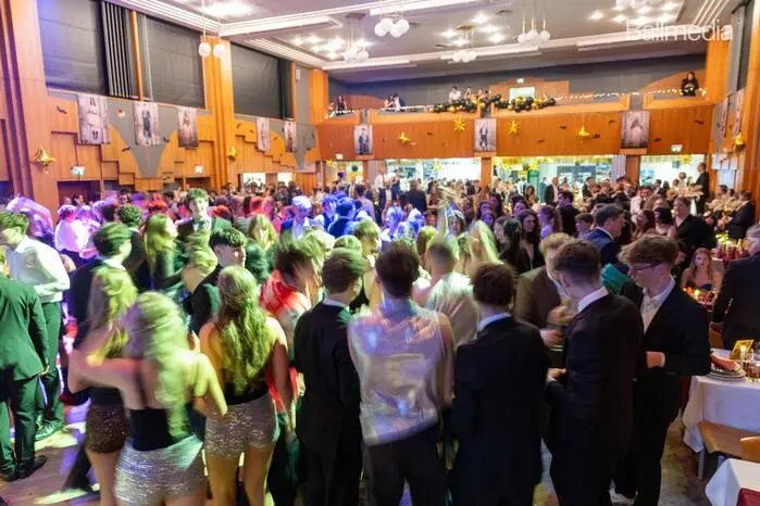 Unter dem Motto „A Night in Venice – unser letzter Tanz“ feierten sie im Kulturzentrum eine rauschende Ballnacht, ...