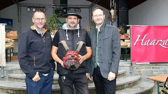 Die Sunfixl Höhlenteufel mit Jürgen Meierhofer an der Spitze luden am vergangenen Wochenende zur großen Maskenausstellung ein.