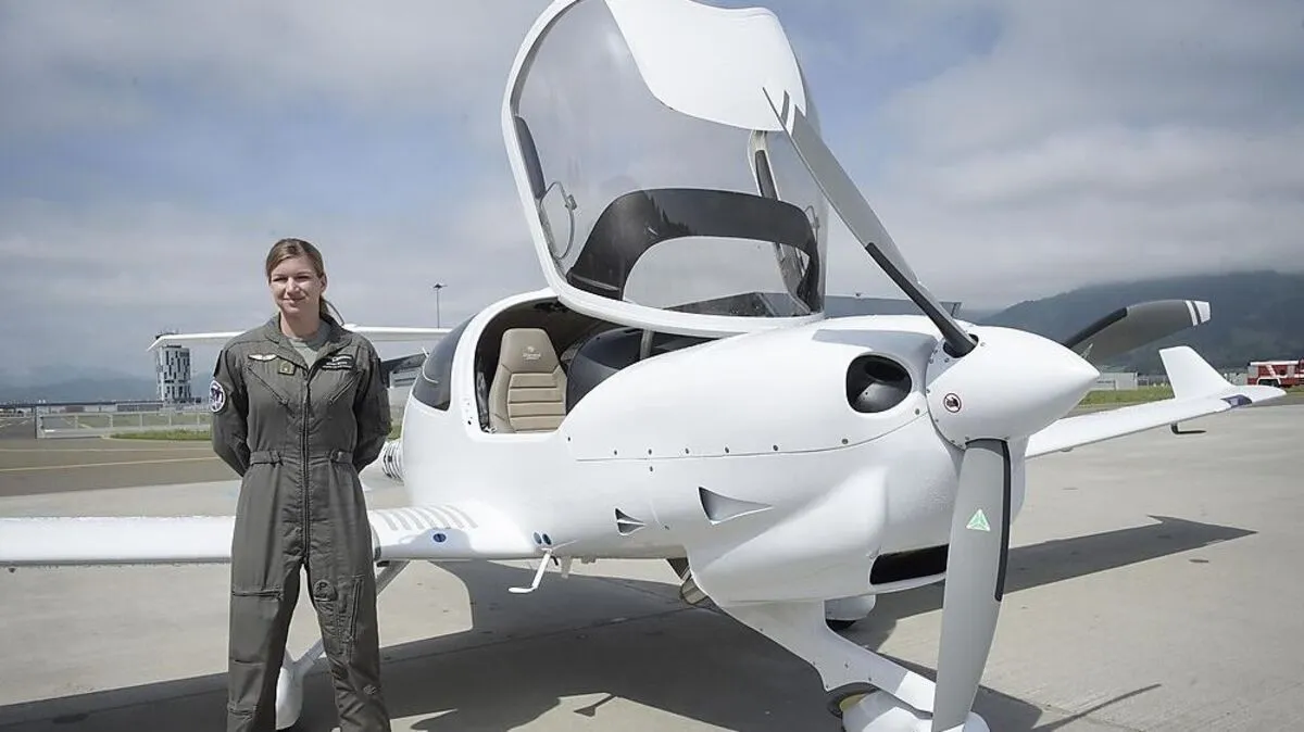 Junge Heerspilotin mit der DA-40 NG