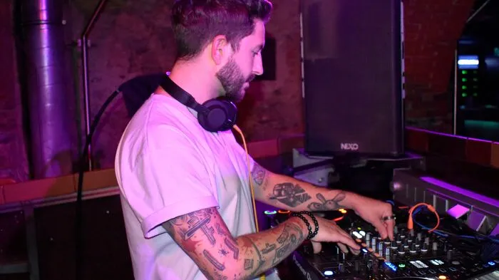 DJ Trashtray legte am Freitag zum Semesterstart im Univiertel-Club Kottulinsky auf. Im Grazer Szenelokal feierte  man - nach langen Monaten des Nachtgastro-Lockdowns - zum ersten Mal seit eineinhalb Jahren wieder im Vollbetrieb. Klicken Sie sich durch die Bilder!
