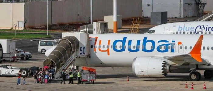Passagiere können das Flugzeug unbeschadet verlassen