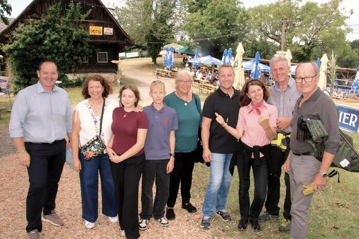 Unter den Besuchern u.a. Bürgermeister Roman Neumann, Vizebürgermeisterin Sonja Wibner, Bürgermeister Lukas Vogl, Vizebürgermeister Lukas Schlager, Seniorenbund Obmann August Neumann.