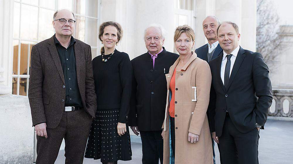 Aufsichtsrat Alfred Wopmann (dritter von links) mit Michael Schilhan, Nora Schmid, Iris Laufenberg, Wolfgang Hülbig und Bernhard Rinner	 