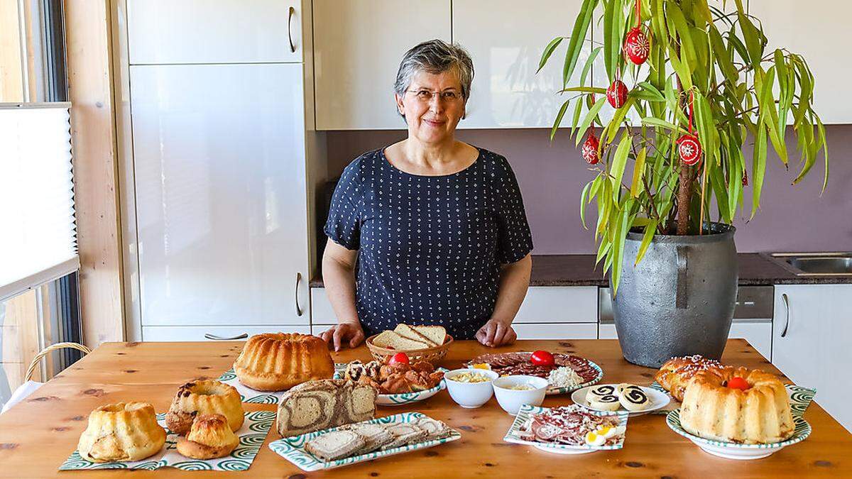 Gudrun Steinkellner mit traditioneller Osterjause