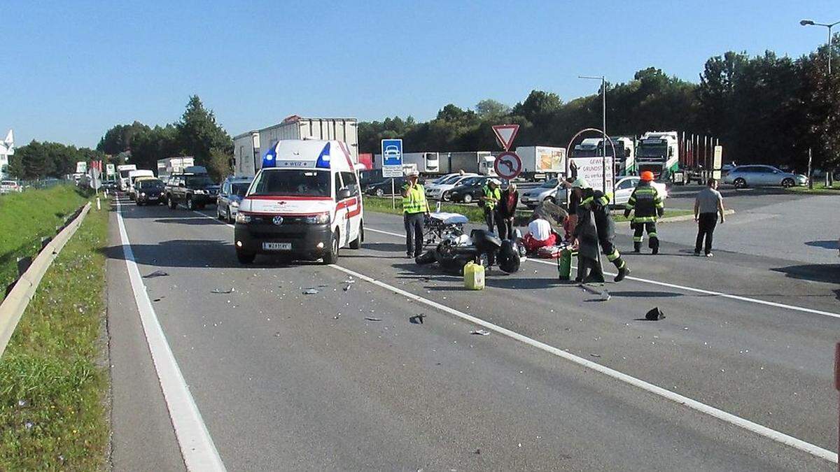 Der Motorradlenker wurde schwer verletzt ins UKH Graz geflogen