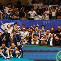 Die Hartberger feierten den Supercup mit ihren Fans