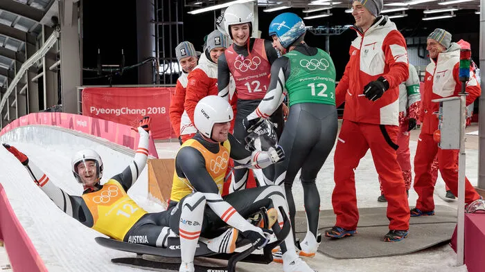 Nach der Zieldurchfahrt jubelte Team-Österreich mit den Betreuern. Für weitere Bilder klicken sie hier.