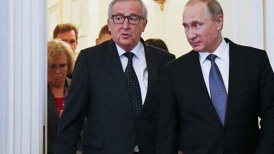 Juncker und Putin auf einer Archivaufnahme 