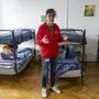 Sozialarbeiter Martin Göhler in einem der Schlafzimmer der Notschlafstelle