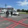 Am Sonntagnachmittag prallte der Pkw gegen den Einkaufswagen-Unterstand am Parkplatz des WEZ