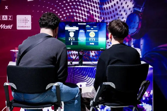 Die Besucher konnten sich auch mit den Profis messen.