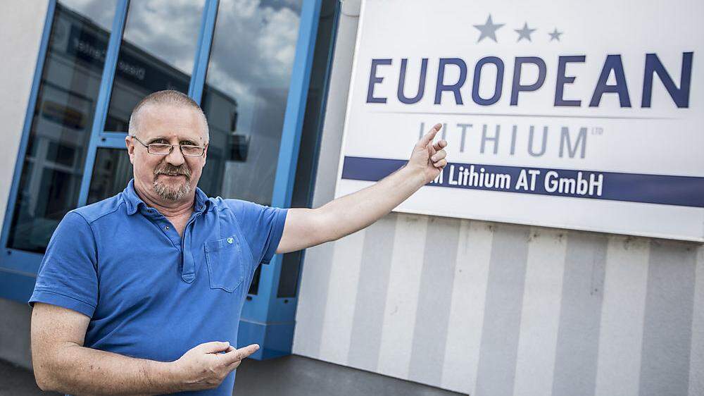 European Lithium-Chef Dietrich Wanke vor seinem Wolfsberger Büro