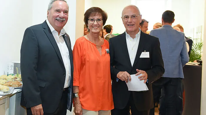 Straßegger (l.) und Nerath mit Geschäftsführerin Wolny