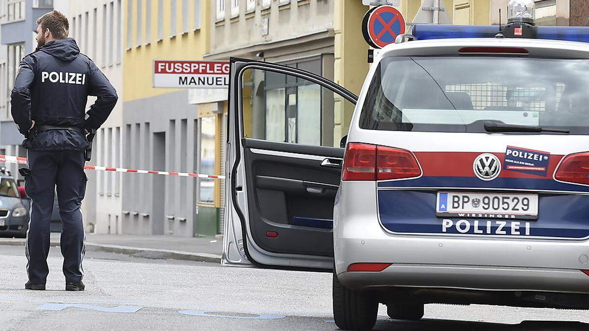 Polizei fährt VW (Sujetbild)