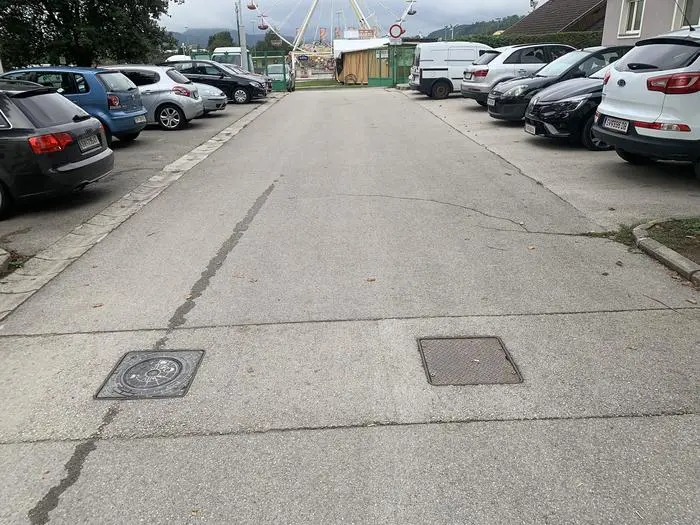 Fest gemauert in der Erden.... Hier verstecken sich die beiden Poller