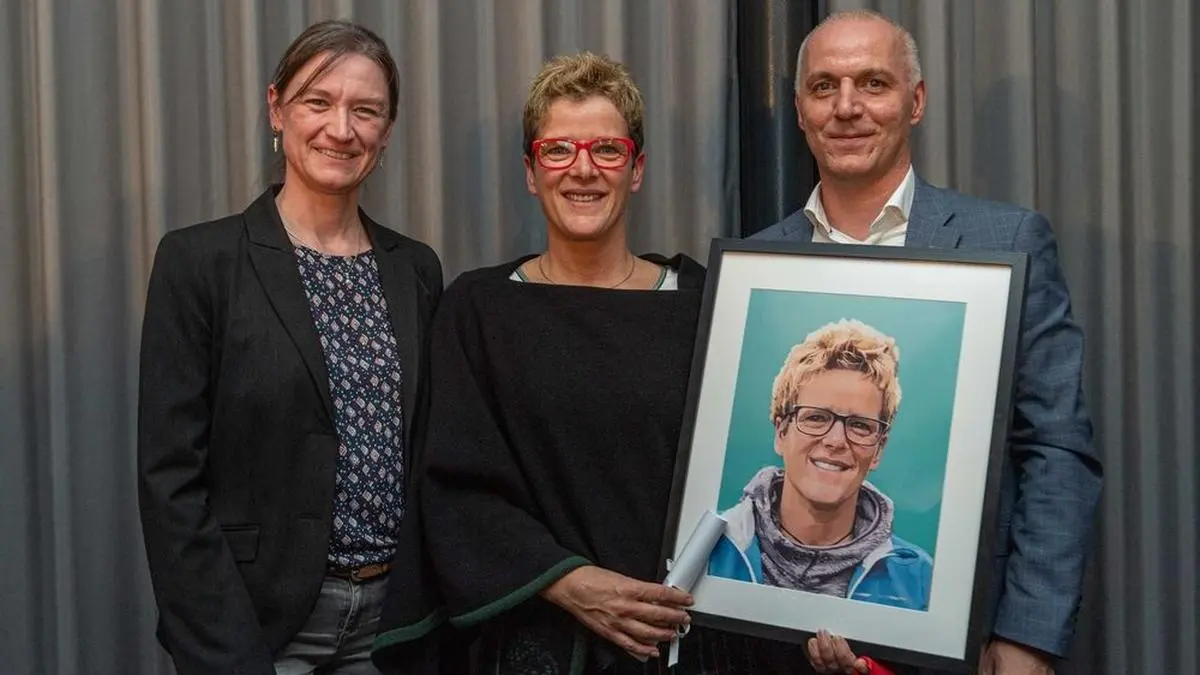 Für Triathletin, Ultraschwimmerin und Eisschwimmerin Claudia Müller ist Wasser eindeutig das richtige Element