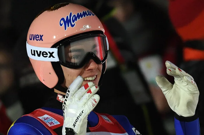 Klingenthal: Die zweite Weltcup-Station bringt Kraft dann auch die ersten beiden Plätze am Podium: Sowohl im Teamspringen als auch im Einzelbewerb landet der Salzburger auf dem dritten Platz.