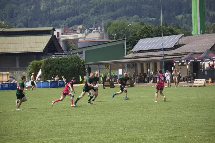 Ursprünglich von auswärtigen Studenten gegründet, besteht der Club mittlerweile aus Studierenden und Arbeitenden und ist in allen Ligen in Österreich etabliert.