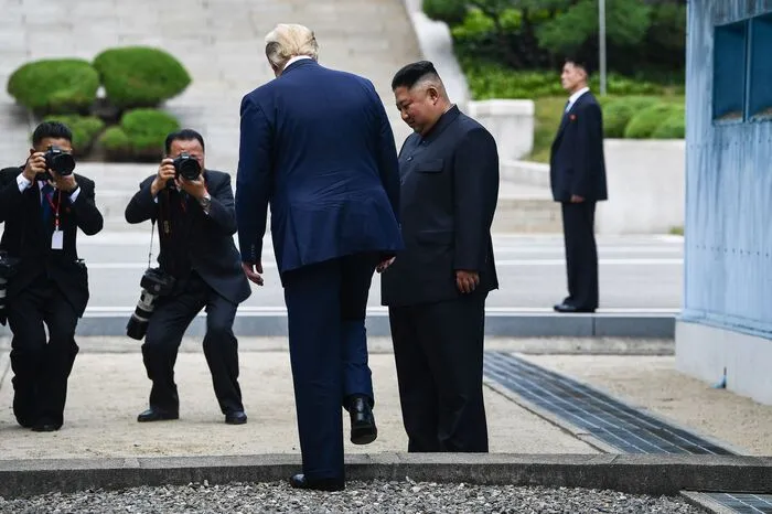 Der zweite Gipfel im Februar scheiterte. Seitdem liegen die von Trump wieder gestarteten Verhandlungen im Konflikt um Nordkorea und sein Atomwaffenprogramm wieder auf Eis