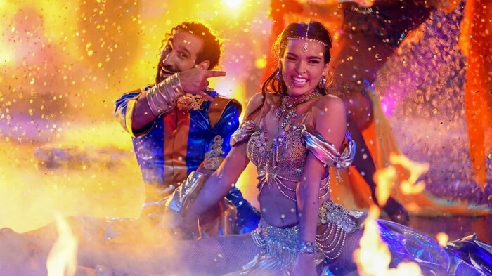 Die österreichische Zirkusartistin Lili Paul-Roncalli (22) hat die 13. Staffel von "Let's Dance" gewonnen. Profitänzer Massimo Sinato hatte sie durch die RTL-Tanzshow geführt.