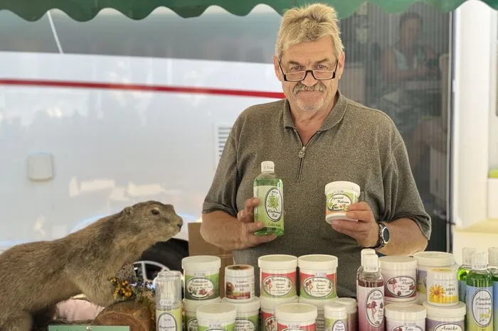 Wilhelm Ambrosig aus Voralrberg verkauft Natur- und Kräuterprodukte
