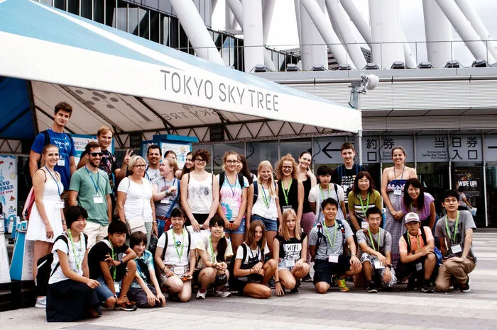 Gruppenfoto der Gleisdorfer auf dem Sky Tree.