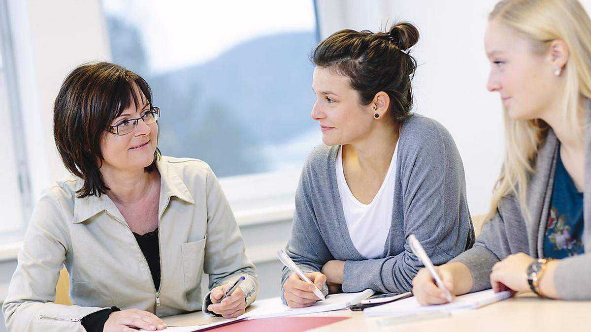 Studierende, Absolventen und Interessierte werden von Uni-Mitarbeitern gecoacht 