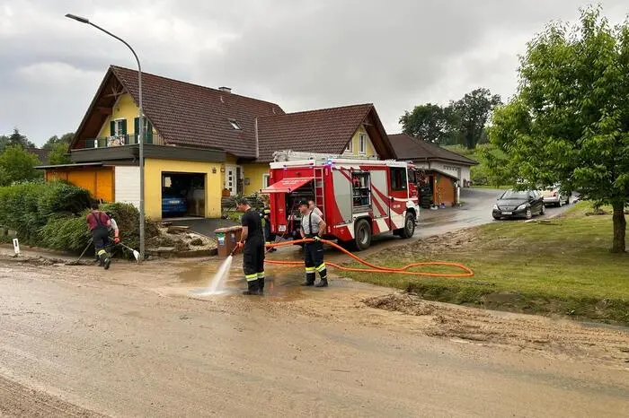 Zahlreiche Häuser wurden überflutet