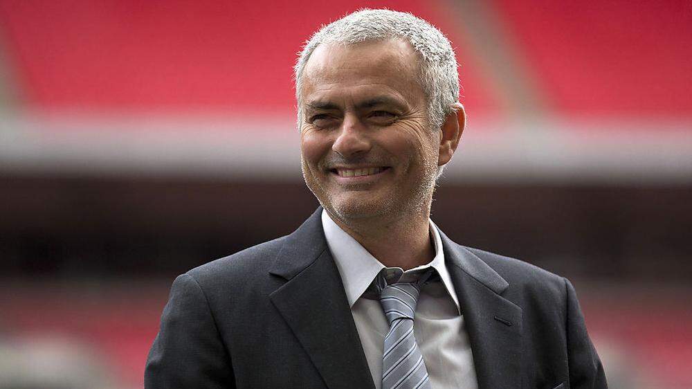 Jose Mourinho kann gut Lächeln, er soll in den nächsten drei Jahren fast 80 Millionen Euro verdienen