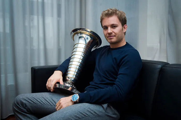 Nico Rosberg hatte ein Lebensziel. Er wollte Formel-1-Weltmeister werden. Bloß einmal. Das schaffte der Mercedes-Fahrer heuer auch. Danach verkündete der Deutsche überraschend den Rücktritt. Der 31-Jährige entschied sich für die Familie und das Privatleben.  