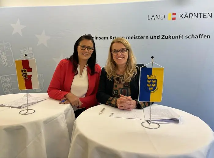 Ulrike Königsberger (SPÖ) rechts, hier mit der Kärntner Gesundheitslandesrätin Sara Schaar