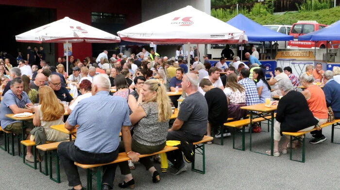 Zum Frühschoppen lud am Sonntag die Freiwillige Feuerwehr St. Veit.