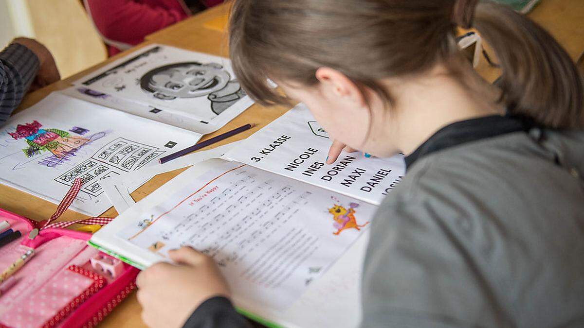 Jedes Kind in der Sonderschule hat seinen eigenen Lehrplan mit individuellen Zielen 